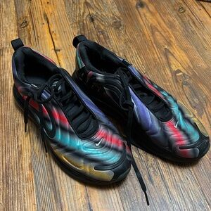 Nike Youth Air Max 720 Black Neon Streaks Game Change Shoes AQ3196-011 Size 7Y